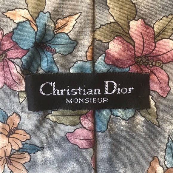 3/$25 💜Christian Dior silk necktie - Picture 3 of 4